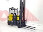 AISLE MASTER ARTICULATED FORKLIFT