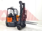 AISLE MASTER ARTICULATED FORKLIFT