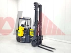 AISLE MASTER ARTICULATED FORKLIFT