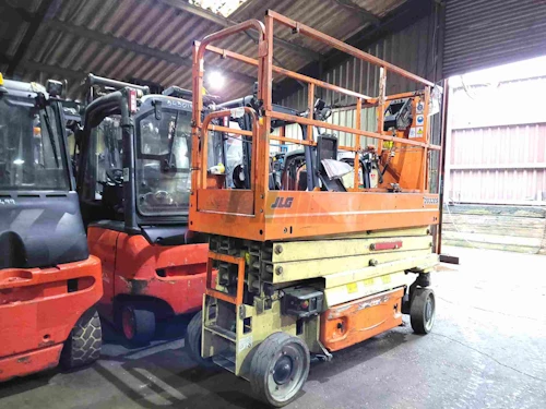 JLG SCISSOR LIFT