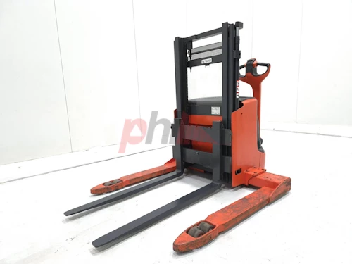 LINDE STACKER, STRADDLE