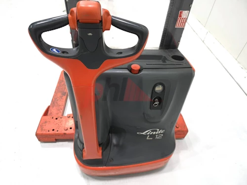 LINDE STACKER, STRADDLE