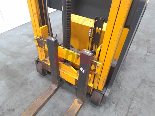 JUNGHEINRICH STACKER, COUNTERBALANCED