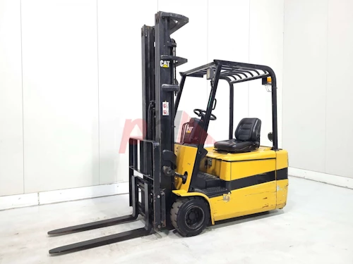 CATERPILLAR 3 WHEEL