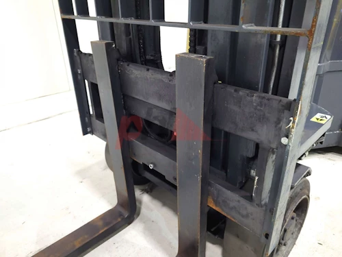 AISLE MASTER ARTICULATED FORKLIFT