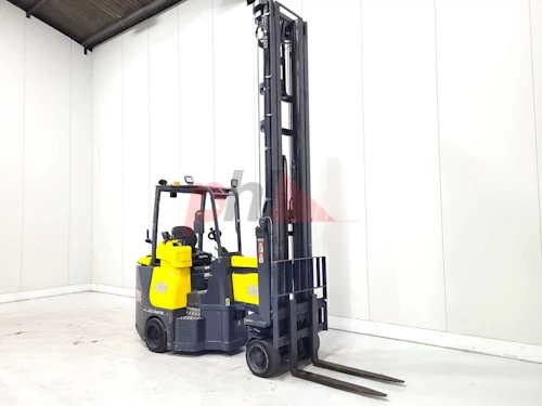 AISLE MASTER ARTICULATED FORKLIFT