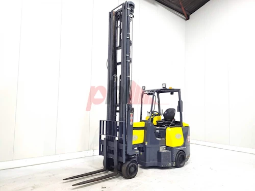 AISLE MASTER ARTICULATED FORKLIFT