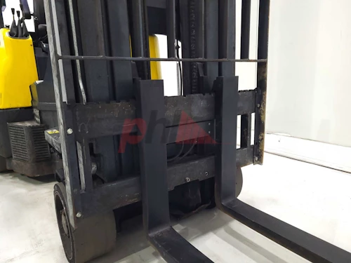 AISLE MASTER ARTICULATED FORKLIFT