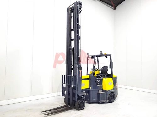 AISLE MASTER ARTICULATED FORKLIFT