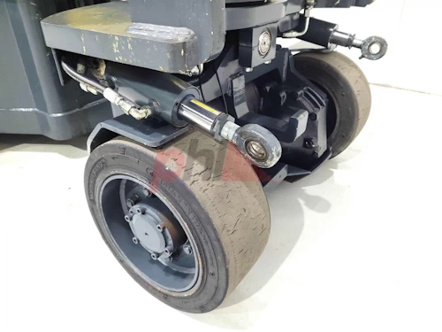 AISLE MASTER ARTICULATED FORKLIFT