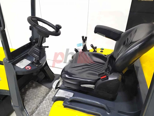 AISLE MASTER ARTICULATED FORKLIFT