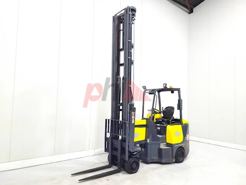 AISLE MASTER ARTICULATED FORKLIFT