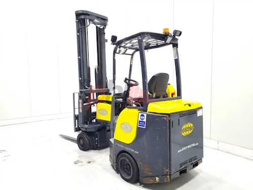 AISLE MASTER ARTICULATED FORKLIFT