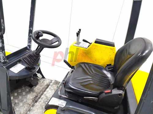 AISLE MASTER ARTICULATED FORKLIFT