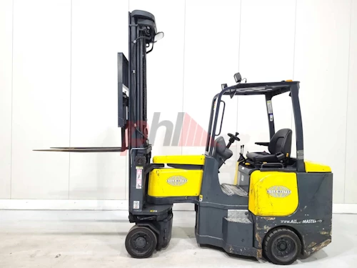 AISLE MASTER ARTICULATED FORKLIFT