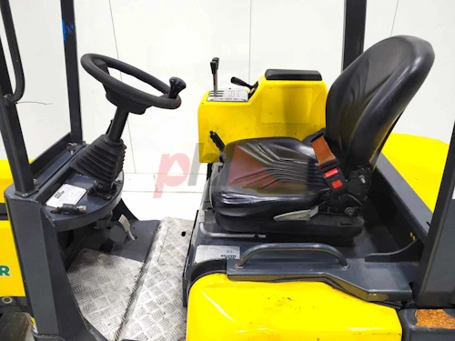AISLE MASTER ARTICULATED FORKLIFT