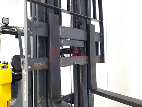 AISLE MASTER ARTICULATED FORKLIFT