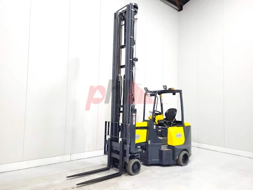 AISLE MASTER ARTICULATED FORKLIFT