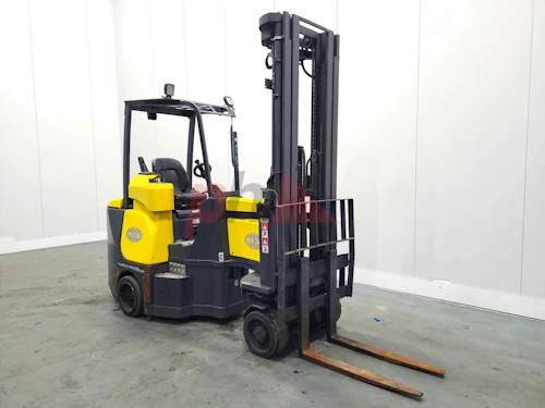 AISLE MASTER ARTICULATED FORKLIFT