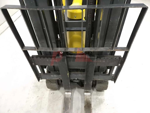 AISLE MASTER ARTICULATED FORKLIFT