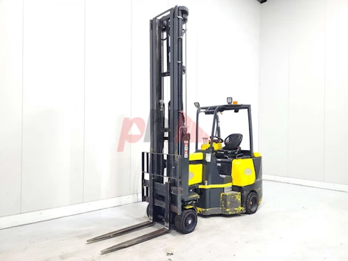 AISLE MASTER ARTICULATED FORKLIFT