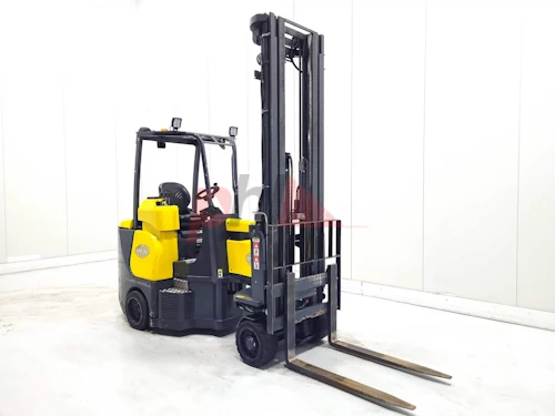 AISLE MASTER ARTICULATED FORKLIFT