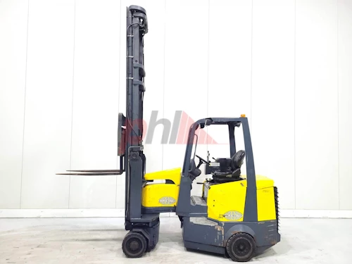 AISLE MASTER ARTICULATED FORKLIFT