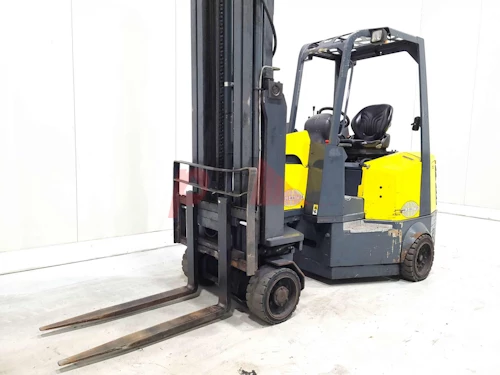 AISLE MASTER ARTICULATED FORKLIFT