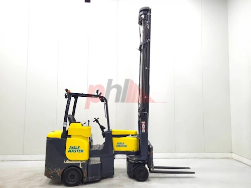 AISLE MASTER ARTICULATED FORKLIFT