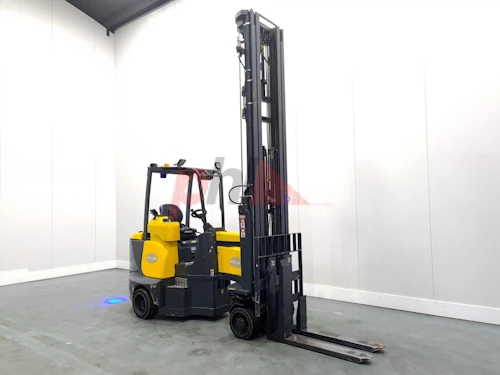 AISLE MASTER ARTICULATED FORKLIFT