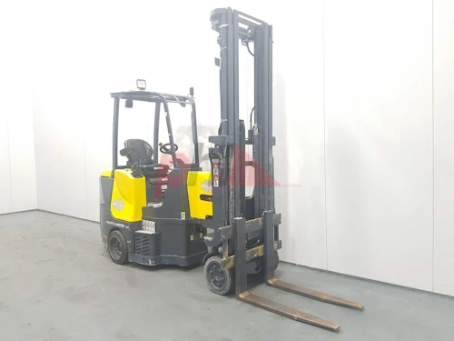 AISLE MASTER ARTICULATED FORKLIFT