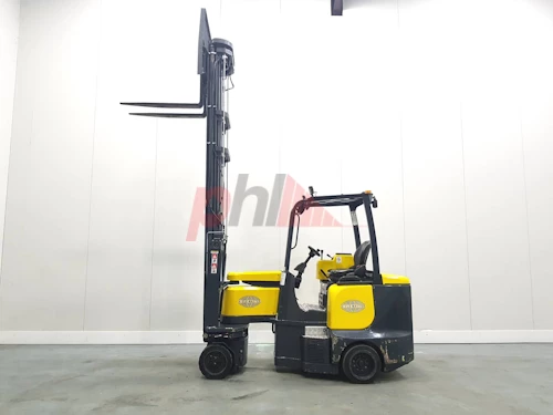 AISLE MASTER ARTICULATED FORKLIFT