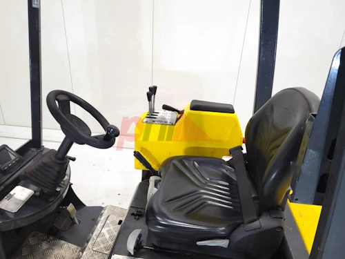 AISLE MASTER ARTICULATED FORKLIFT