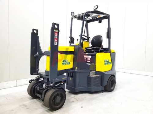 AISLE MASTER ARTICULATED FORKLIFT
