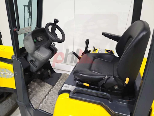 AISLE MASTER ARTICULATED FORKLIFT