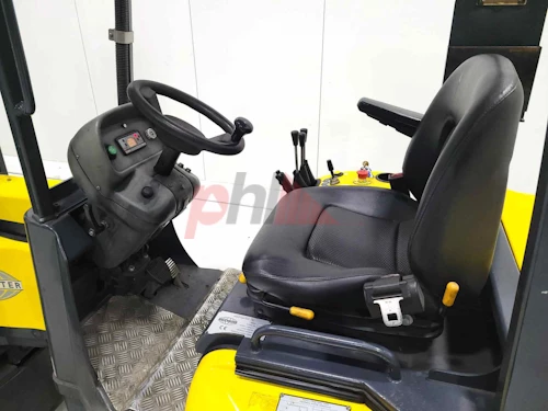 AISLE MASTER ARTICULATED FORKLIFT