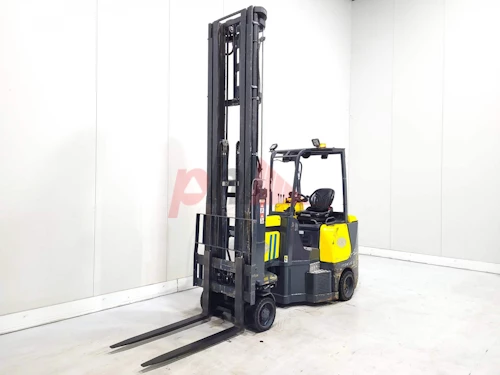 AISLE MASTER ARTICULATED FORKLIFT