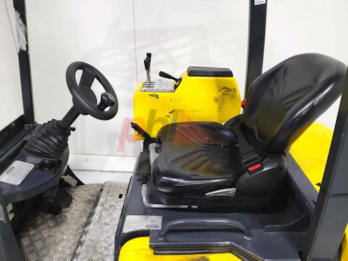 AISLE MASTER ARTICULATED FORKLIFT