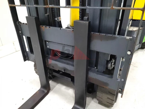 AISLE MASTER ARTICULATED FORKLIFT