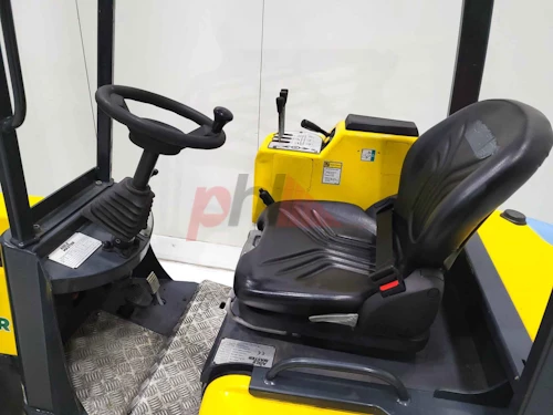 AISLE MASTER ARTICULATED FORKLIFT