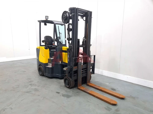 AISLE MASTER ARTICULATED FORKLIFT