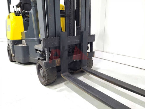 AISLE MASTER ARTICULATED FORKLIFT