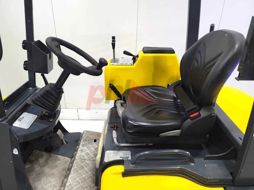 AISLE MASTER ARTICULATED FORKLIFT