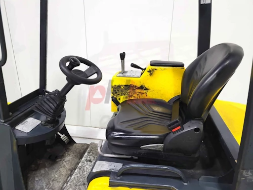 AISLE MASTER ARTICULATED FORKLIFT