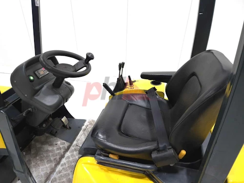 AISLE MASTER ARTICULATED FORKLIFT