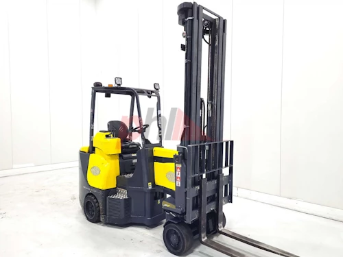 AISLE MASTER ARTICULATED FORKLIFT