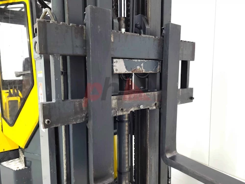 AISLE MASTER ARTICULATED FORKLIFT