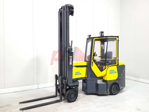 AISLE MASTER ARTICULATED FORKLIFT