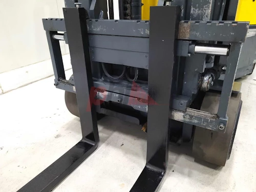 AISLE MASTER ARTICULATED FORKLIFT