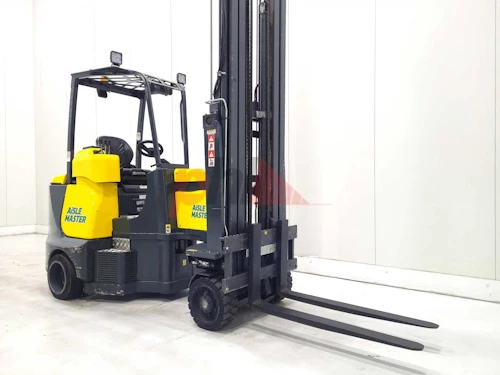 AISLE MASTER ARTICULATED FORKLIFT
